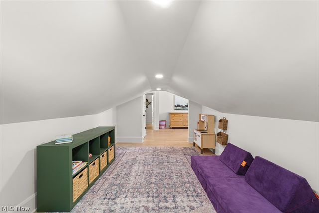 19125 E Shoreland Avenue, Rocky River, OH 44116
