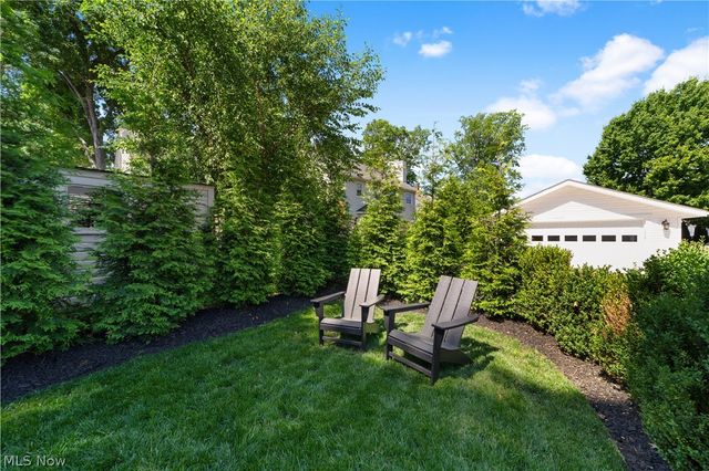 19125 E Shoreland Avenue, Rocky River, OH 44116