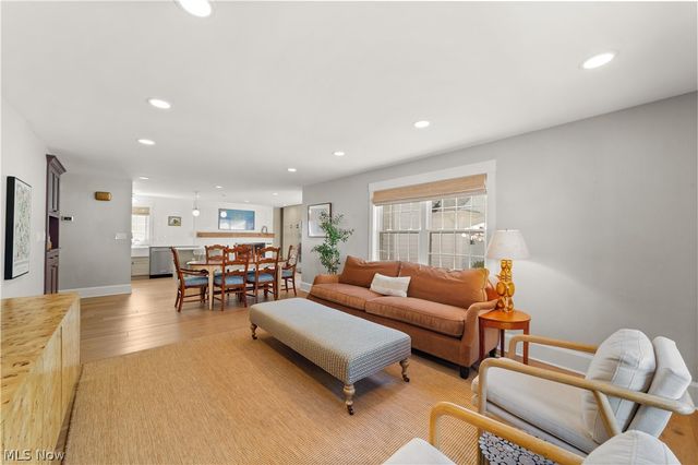 19125 E Shoreland Avenue, Rocky River, OH 44116