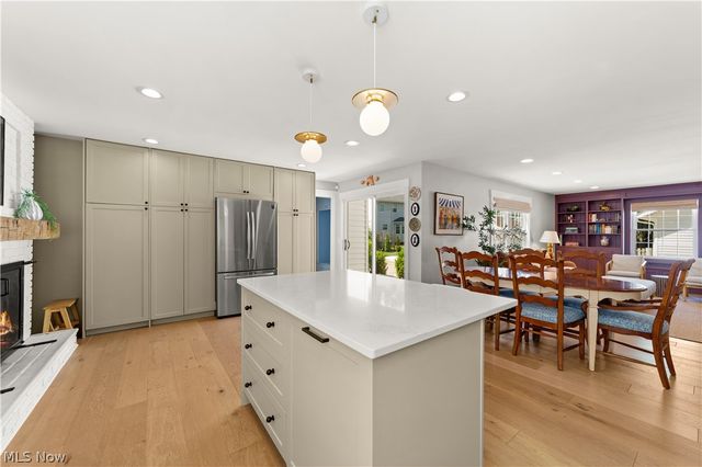 19125 E Shoreland Avenue, Rocky River, OH 44116