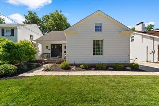 19125 E Shoreland Avenue, Rocky River, OH 44116