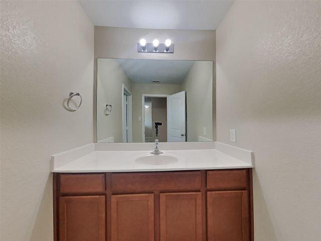 692 Totem Trail Drive, La Marque, TX 77568