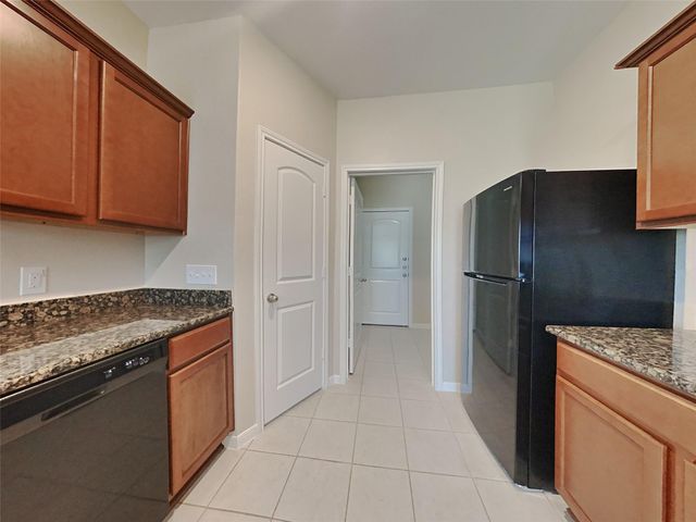 692 Totem Trail Drive, La Marque, TX 77568