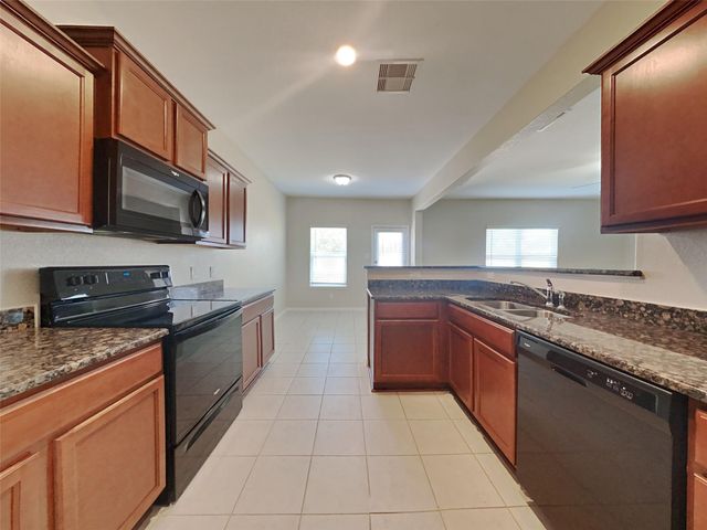 692 Totem Trail Drive, La Marque, TX 77568