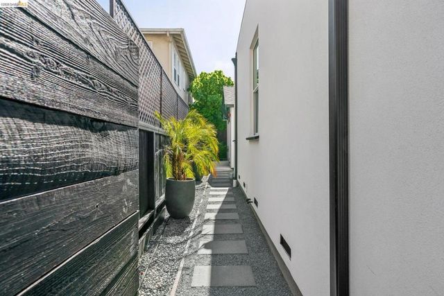 846 Adams St, Albany, CA 94706