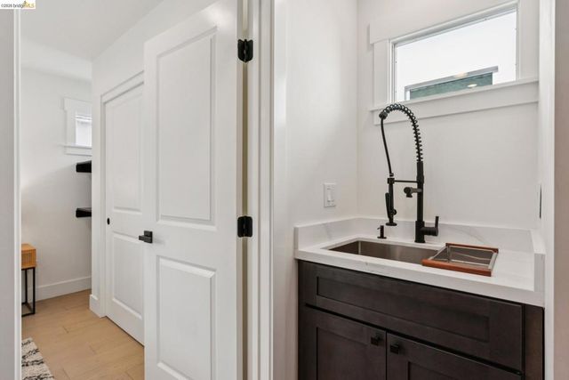 846 Adams St, Albany, CA 94706