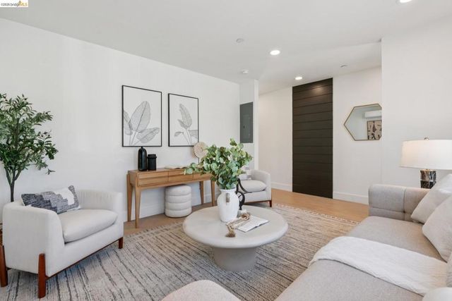 846 Adams St, Albany, CA 94706
