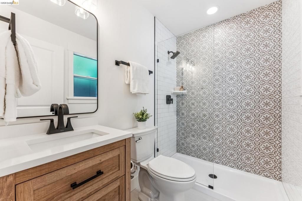 Image 13 of property listing at 846 Adams St, Albany, CA 94706