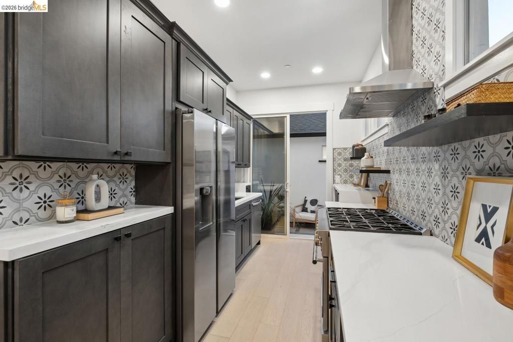 Image 5 of property listing at 846 Adams St, Albany, CA 94706