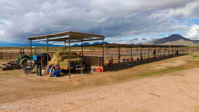 46109 W J-1 RANCH Road, Wickenburg, AZ 85390