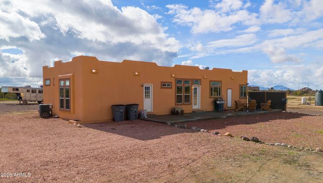 46109 W J-1 RANCH Road, Wickenburg, AZ 85390