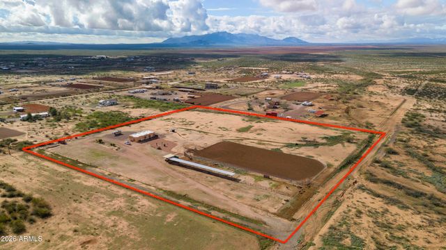 46109 W J-1 RANCH Road, Wickenburg, AZ 85390