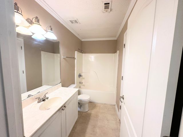 174 Hawthorne Dr., Hattiesburg, MS 39402