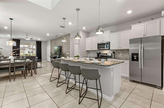 7352 OAKMOSS LOOP, Davenport, FL 33837