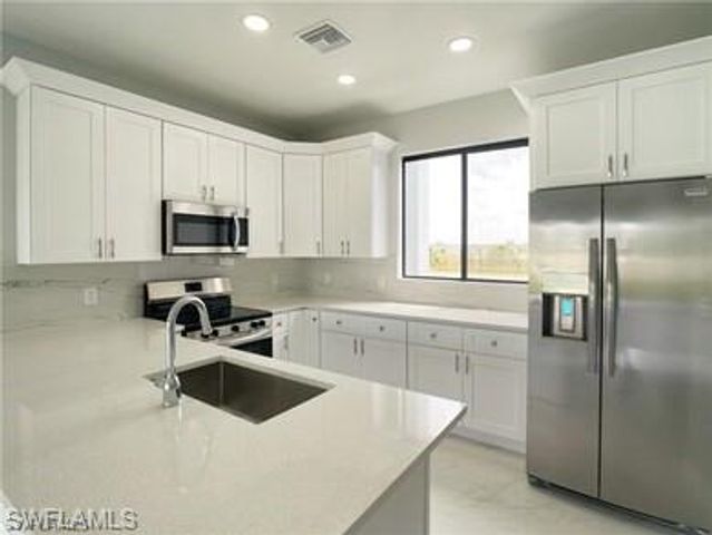 2602 Diplomat PKWY W, Cape Coral, FL 33993