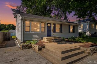 136 E Glendale Road, St Louis, MO 63119