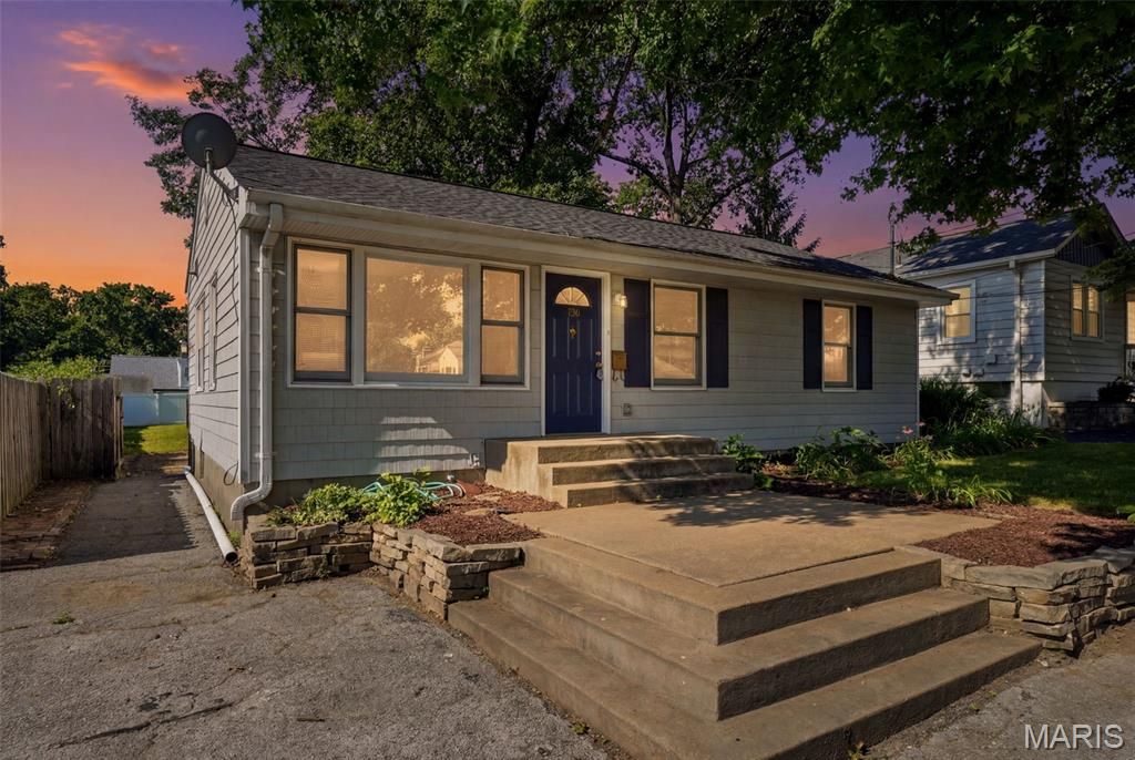 136 E Glendale Road, St Louis, MO 63119