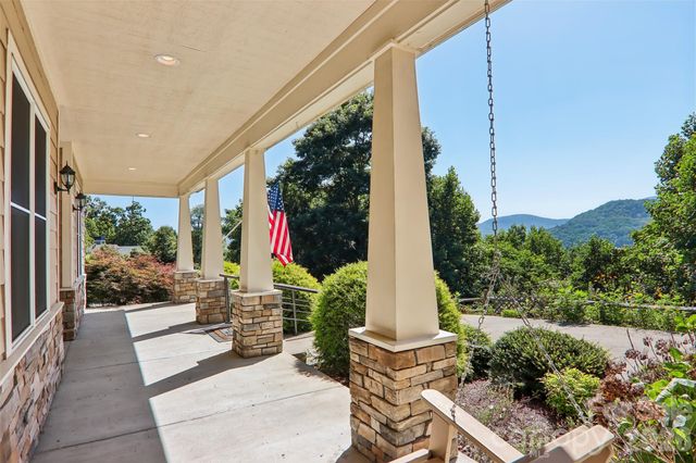 959 Silverglen Way, Hendersonville, NC 28792