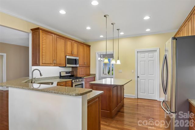 959 Silverglen Way, Hendersonville, NC 28792