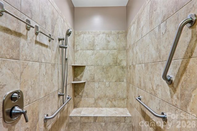 959 Silverglen Way, Hendersonville, NC 28792