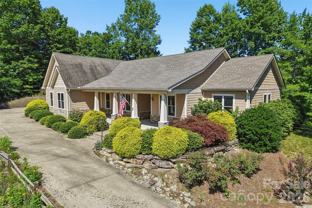 959 Silverglen Way, Hendersonville, NC 28792