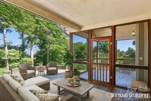 959 Silverglen Way, Hendersonville, NC 28792