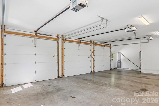 959 Silverglen Way, Hendersonville, NC 28792