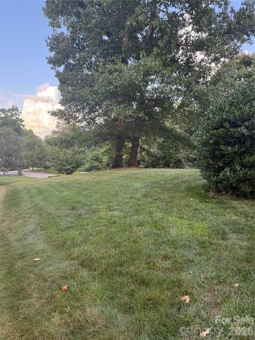 959 Silverglen Way, Hendersonville, NC 28792