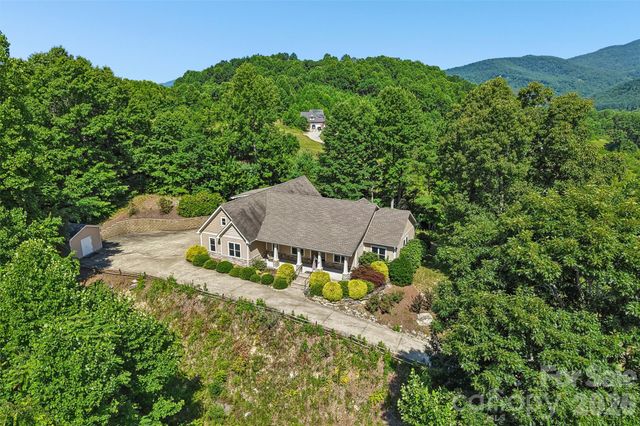 959 Silverglen Way, Hendersonville, NC 28792