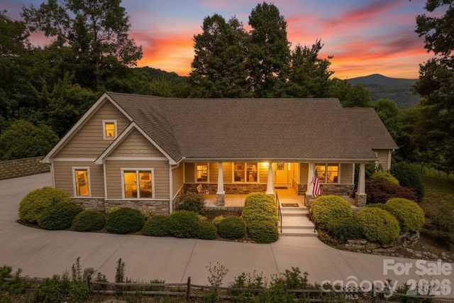 959 Silverglen Way, Hendersonville, NC 28792