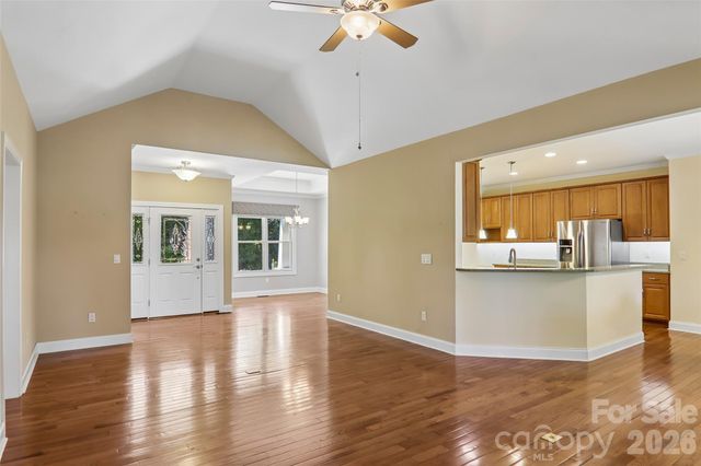 959 Silverglen Way, Hendersonville, NC 28792