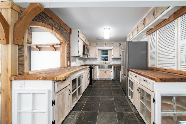 2016 CHAPEL ROAD, Hoover, AL 35226