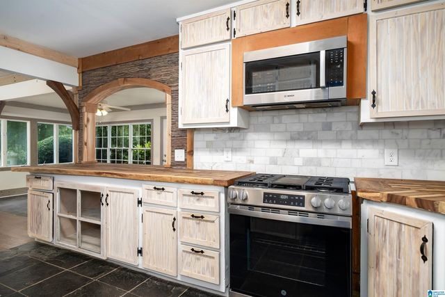 2016 CHAPEL ROAD, Hoover, AL 35226