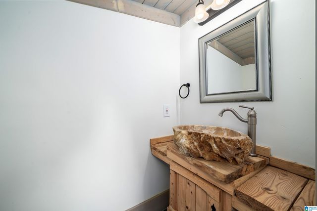 2016 CHAPEL ROAD, Hoover, AL 35226