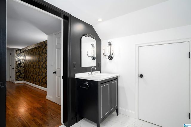 2016 CHAPEL ROAD, Hoover, AL 35226