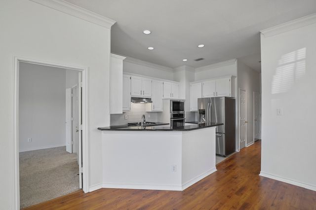 8704 Moss Hill Road, Irving, TX 75063