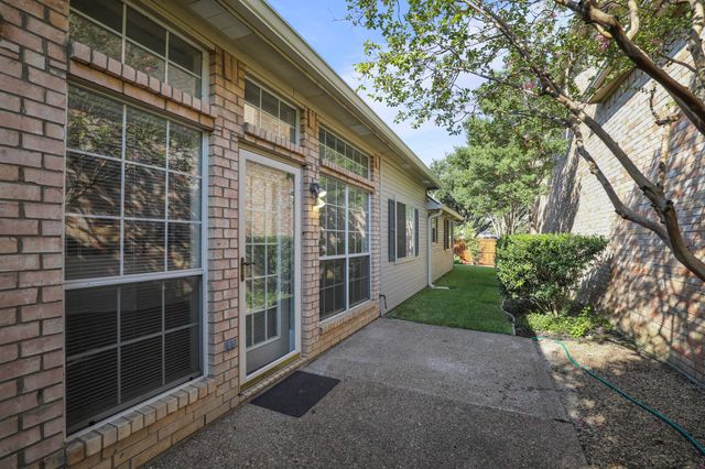 8704 Moss Hill Road, Irving, TX 75063