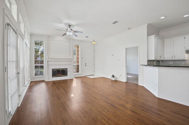 8704 Moss Hill Road, Irving, TX 75063