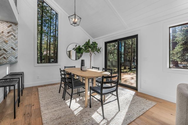 14455 Crossroads Loop, Sisters, OR 97759