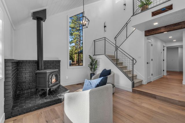 14455 Crossroads Loop, Sisters, OR 97759