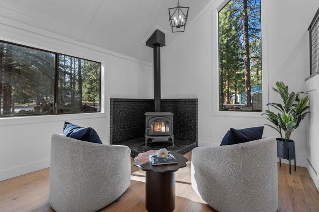 14455 Crossroads Loop, Sisters, OR 97759