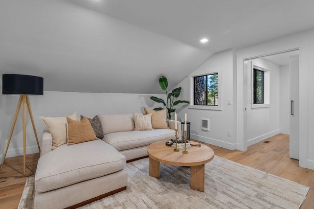 14455 Crossroads Loop, Sisters, OR 97759