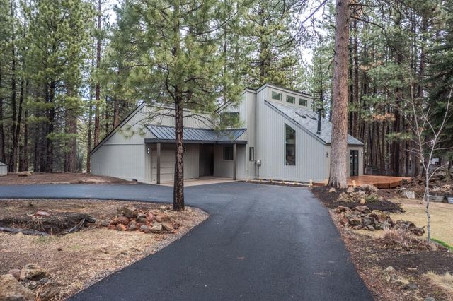 14455 Crossroads Loop, Sisters, OR 97759