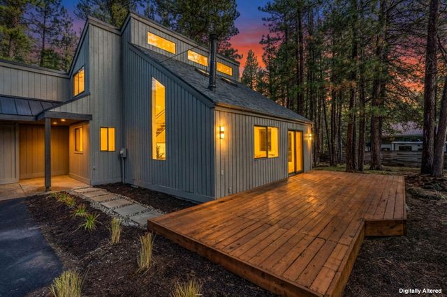 14455 Crossroads Loop, Sisters, OR 97759