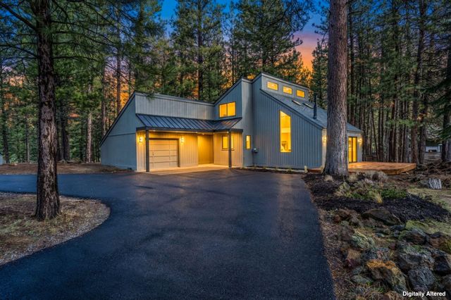 14455 Crossroads Loop, Sisters, OR 97759