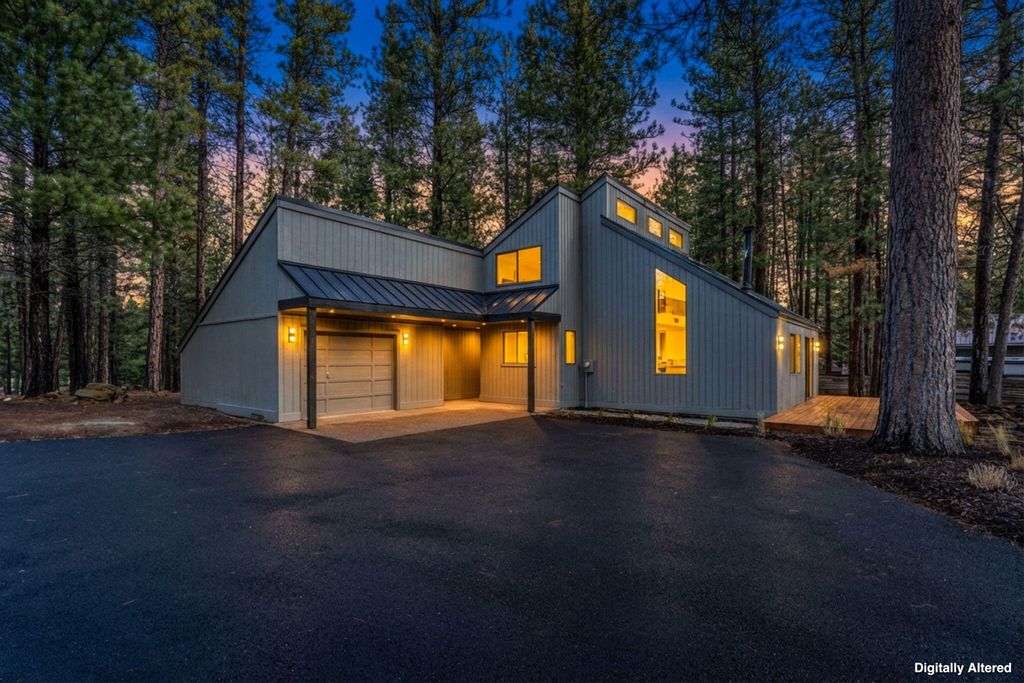 14455 Crossroads Loop, Sisters, OR 97759