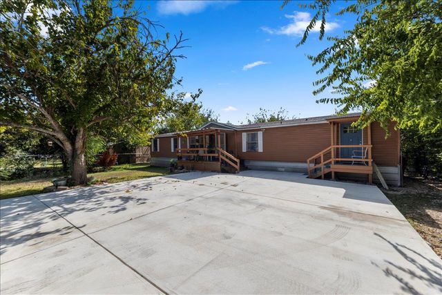114 Dove LN, Kyle, TX 78640