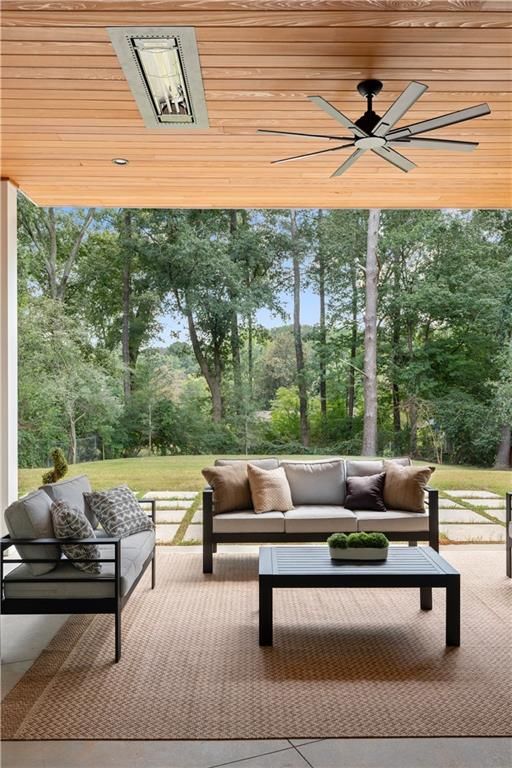 Image 10 of property listing at 3195 Lavista Road, Decatur, GA 30033