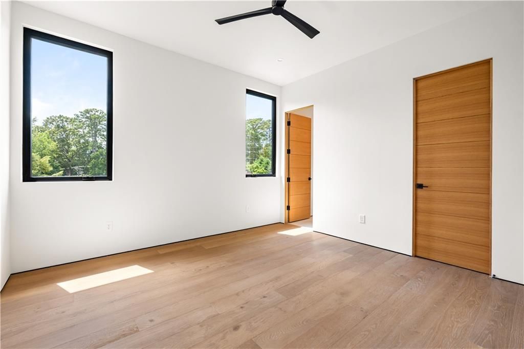 Image 37 of property listing at 3195 Lavista Road, Decatur, GA 30033