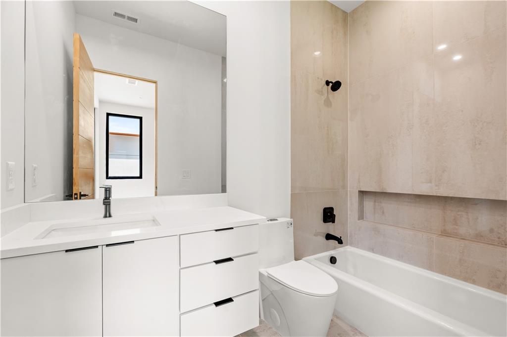 Image 39 of property listing at 3195 Lavista Road, Decatur, GA 30033